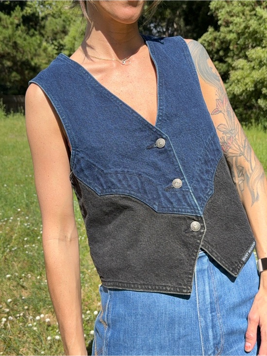 Rocky Mountain Jackets & Blazers - Vintage Rocky Mountain two tone denim vest